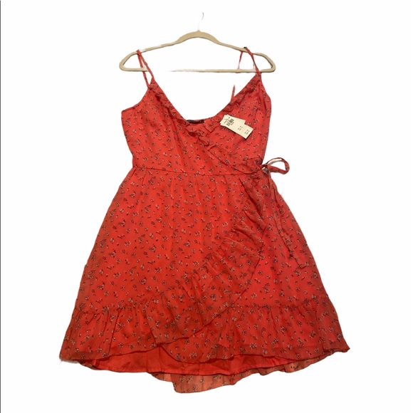 Abercrombie & Fitch Dresses & Skirts - ABERCROMBIE & FITCH WOMEN’S FLORAL WRAP DRESS